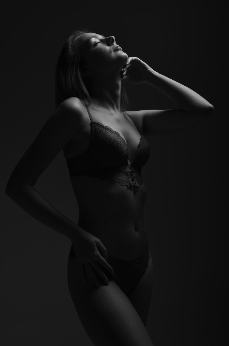 Classic Character | Natural B&W Portrait — zdjęcie 024