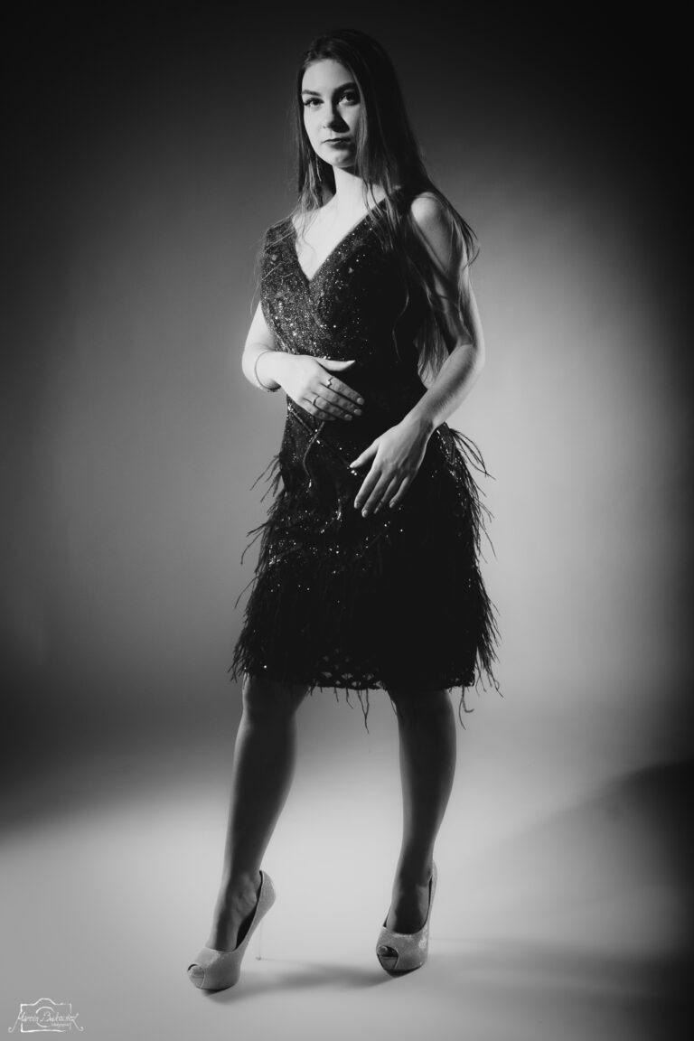 Classic Character | Natural B&W Portrait — zdjęcie 010