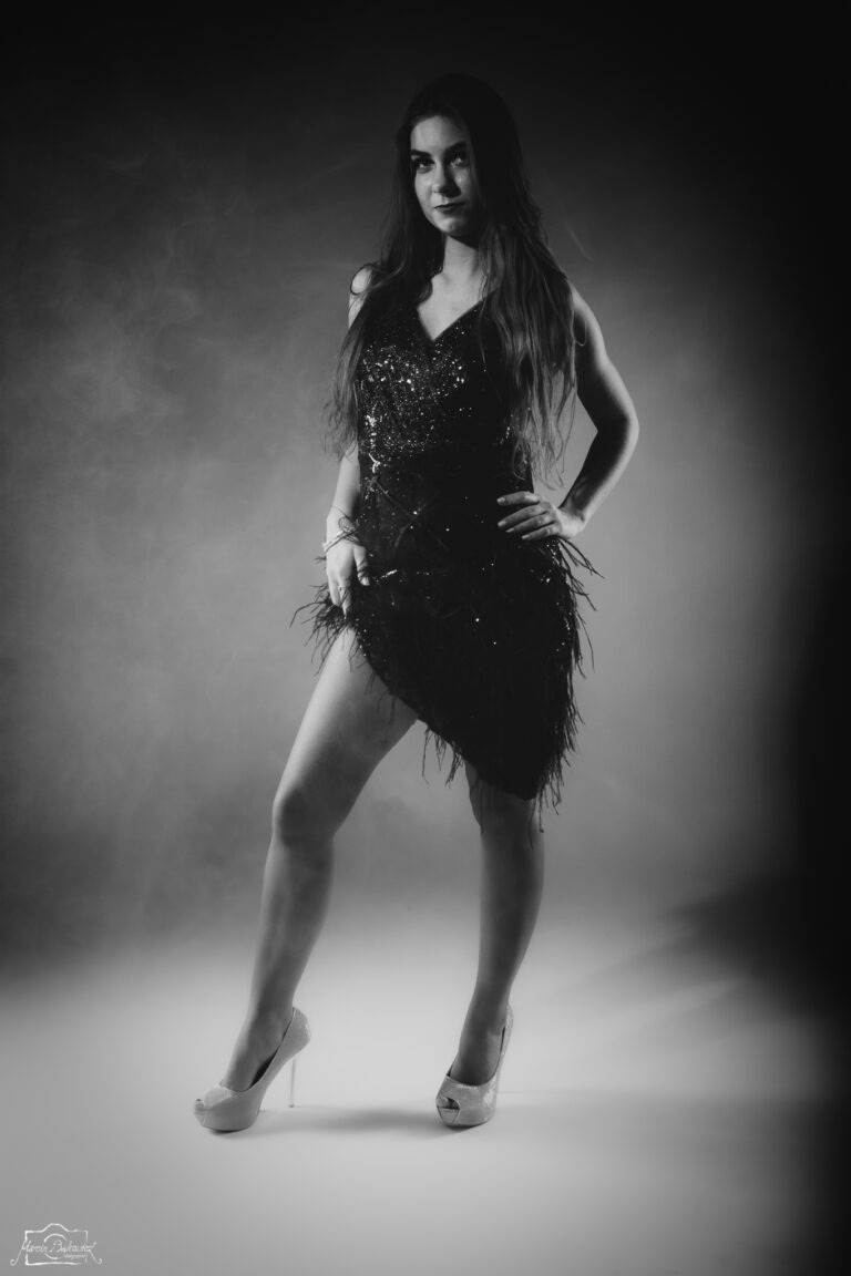 Classic Character | Natural B&W Portrait — zdjęcie 016