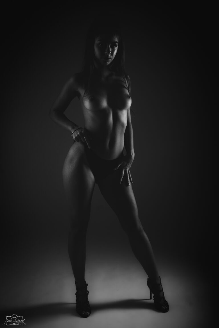 Classic Character | Natural B&W Portrait — zdjęcie 019